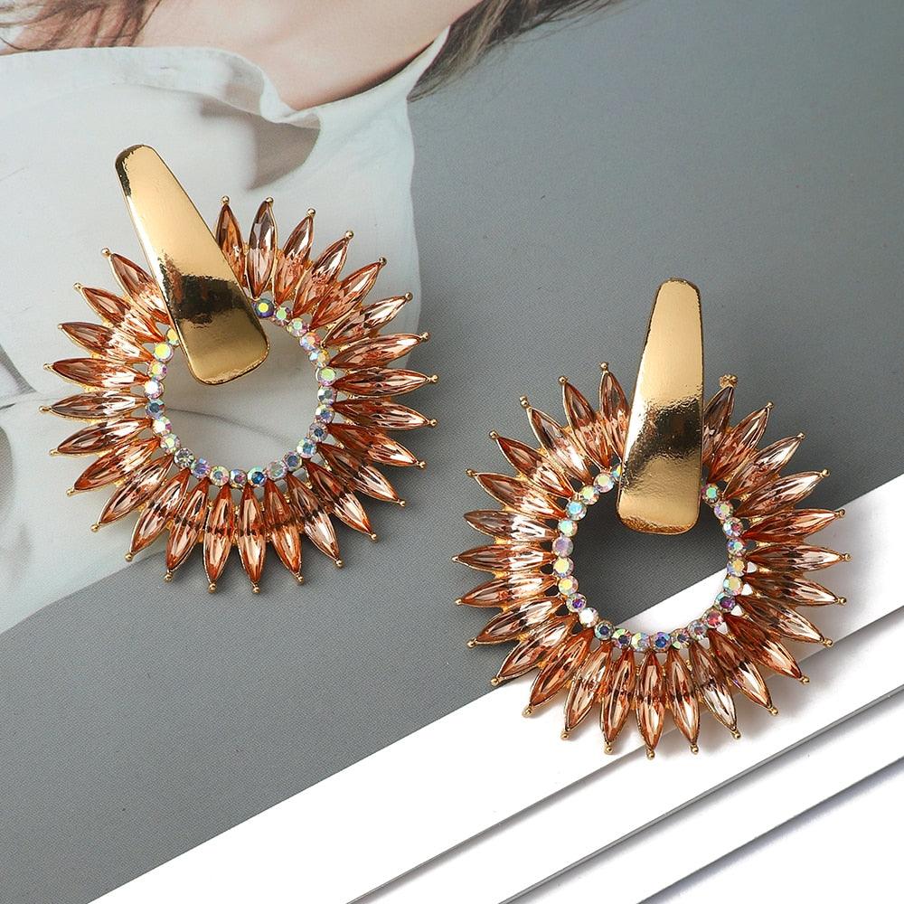 Brinco Charme Estiloso com Pedraria - Grinalda Store