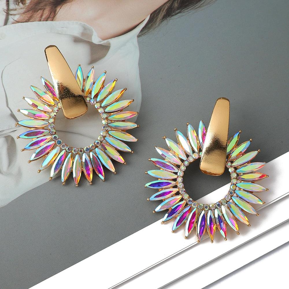 Brinco Charme Estiloso com Pedraria - Grinalda Store
