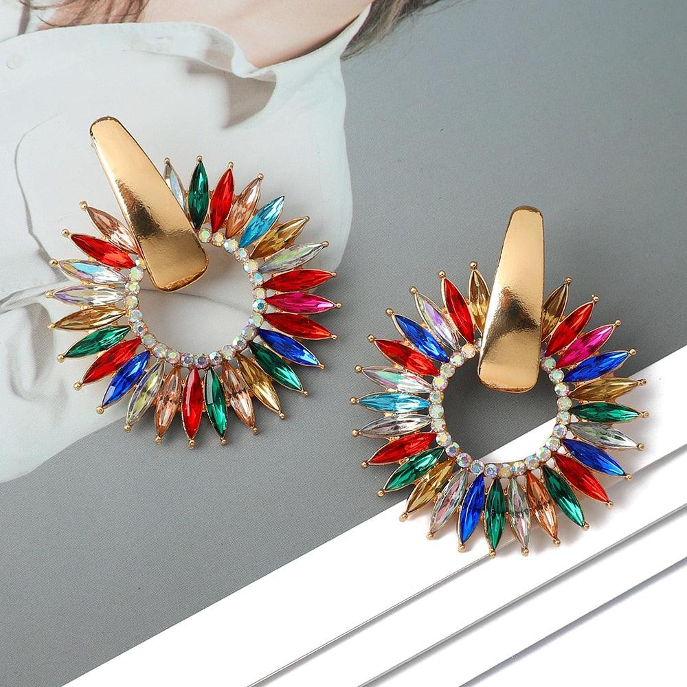 Brinco Charme Estiloso com Pedraria - Grinalda Store
